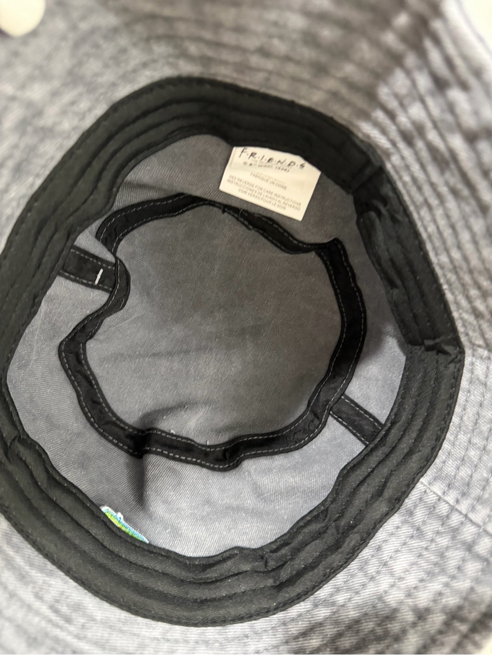 Friends Unisex Bucket Hat - NWT - Picture 5 of 6